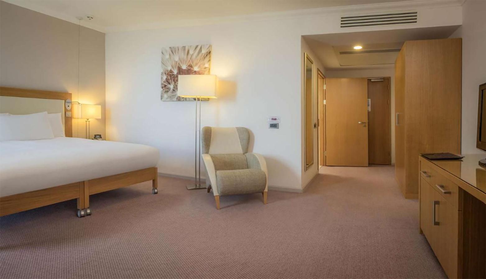 ฮิลตันรีดดิง Hotel เรดดิ้ง ภายนอก รูปภาพ