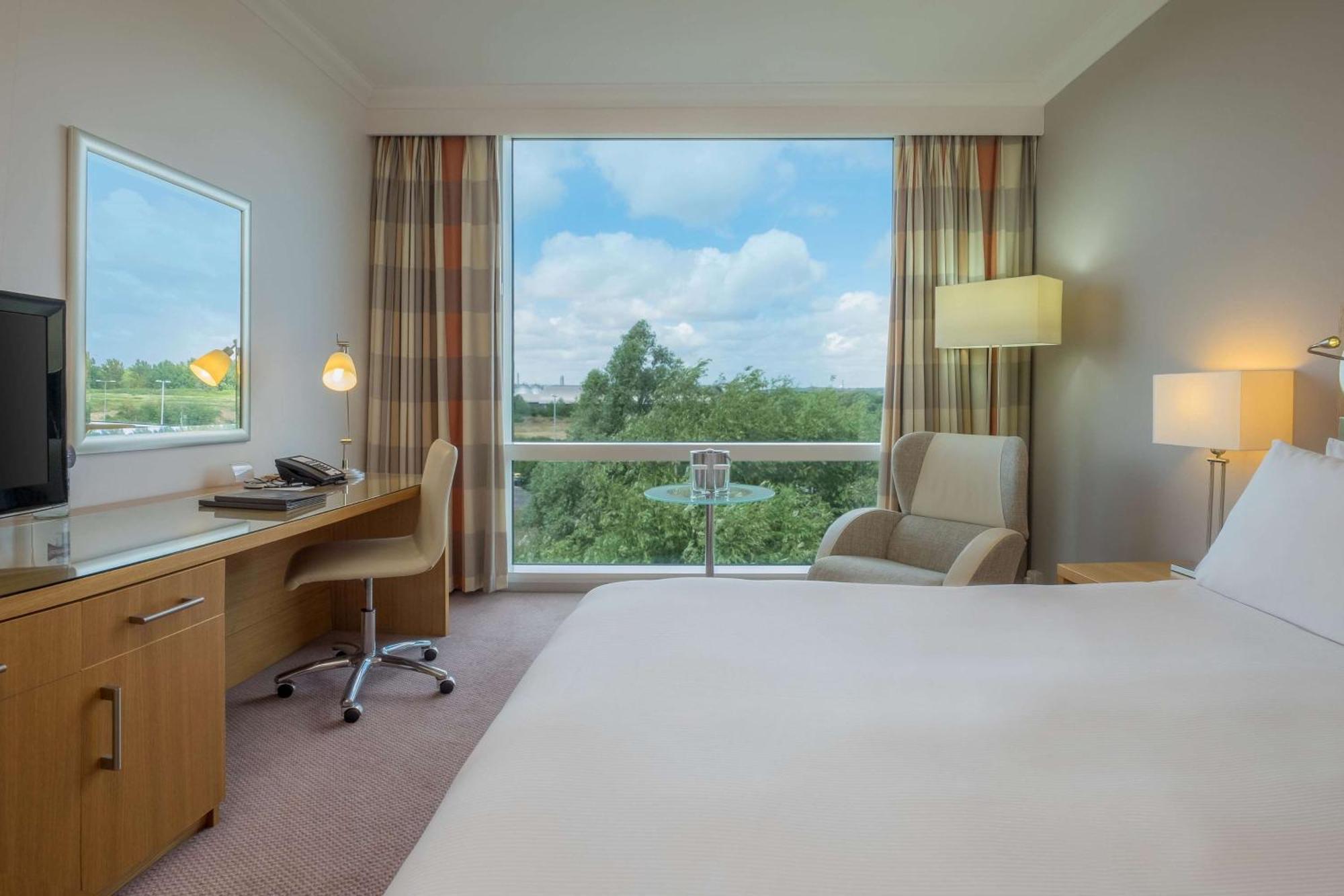 ฮิลตันรีดดิง Hotel เรดดิ้ง ภายนอก รูปภาพ