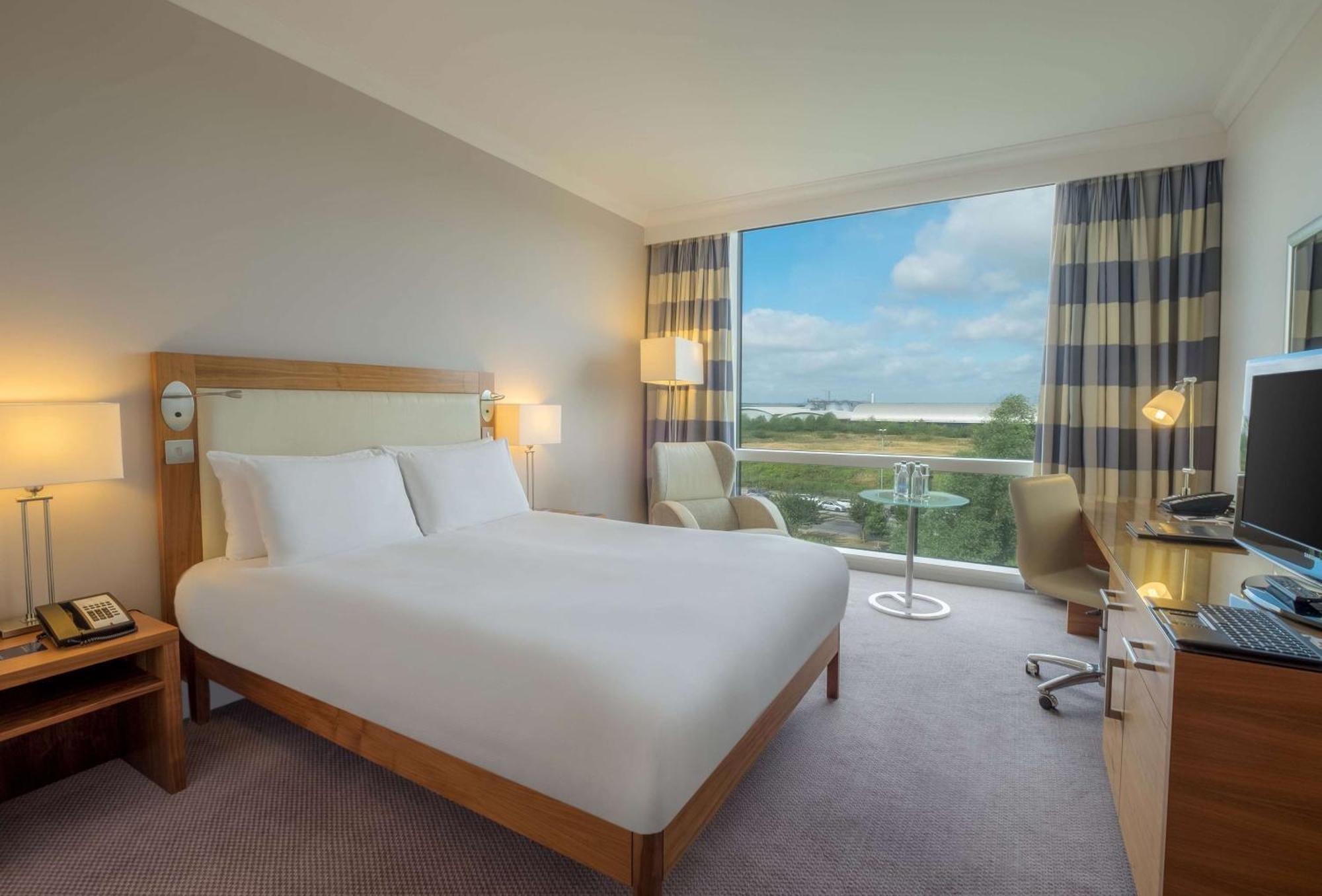 ฮิลตันรีดดิง Hotel เรดดิ้ง ภายนอก รูปภาพ