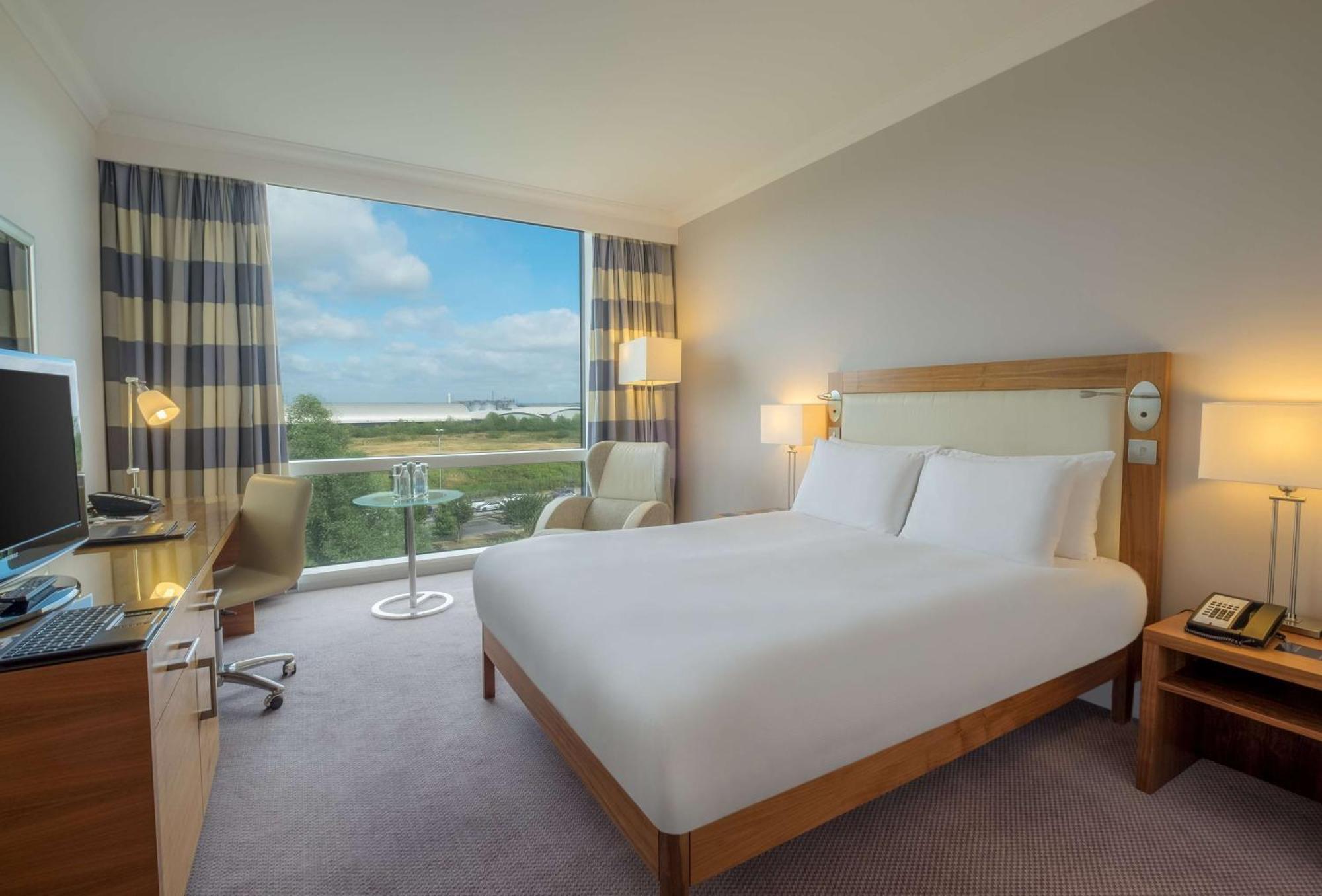 ฮิลตันรีดดิง Hotel เรดดิ้ง ภายนอก รูปภาพ