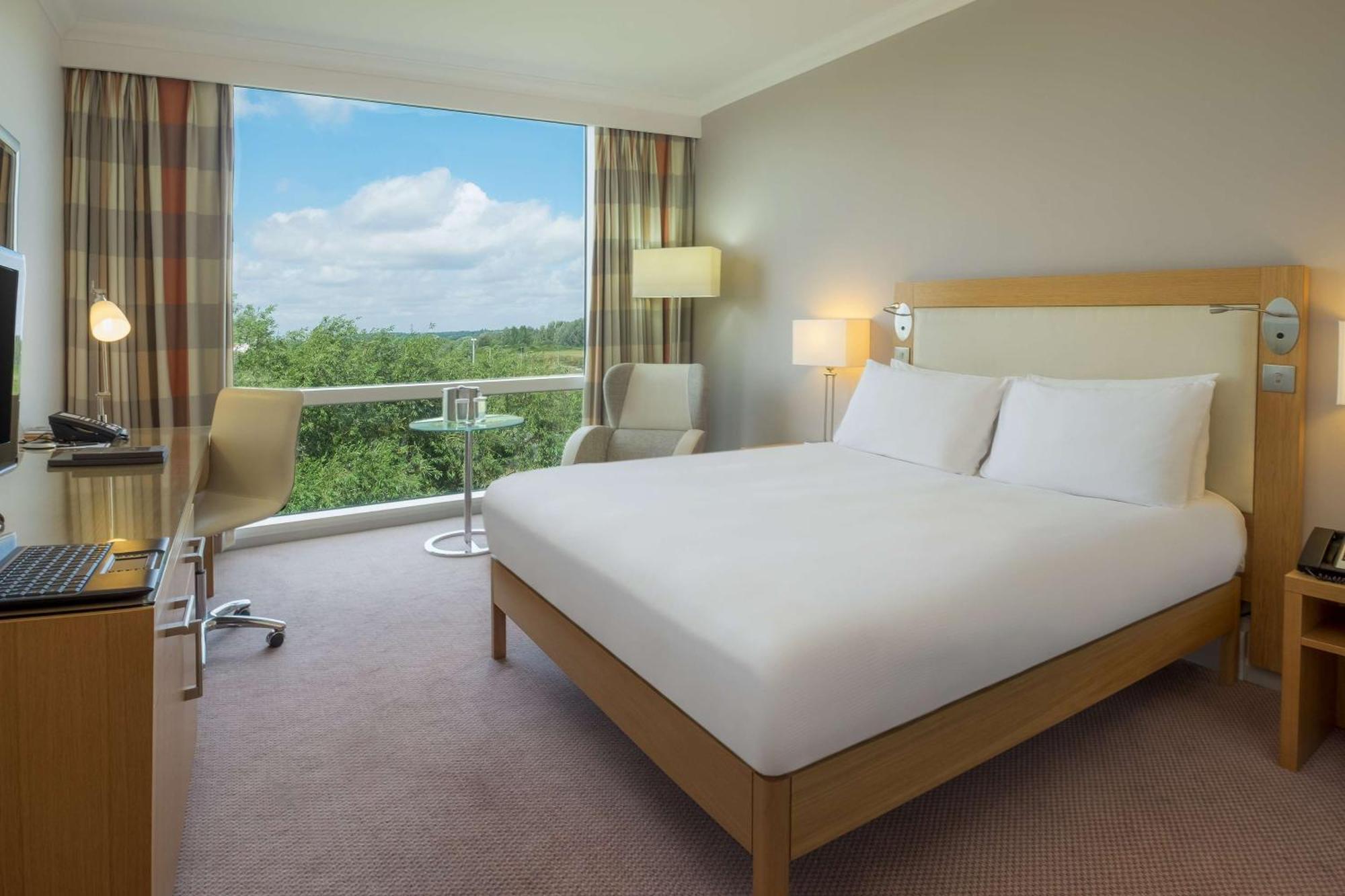 ฮิลตันรีดดิง Hotel เรดดิ้ง ภายนอก รูปภาพ