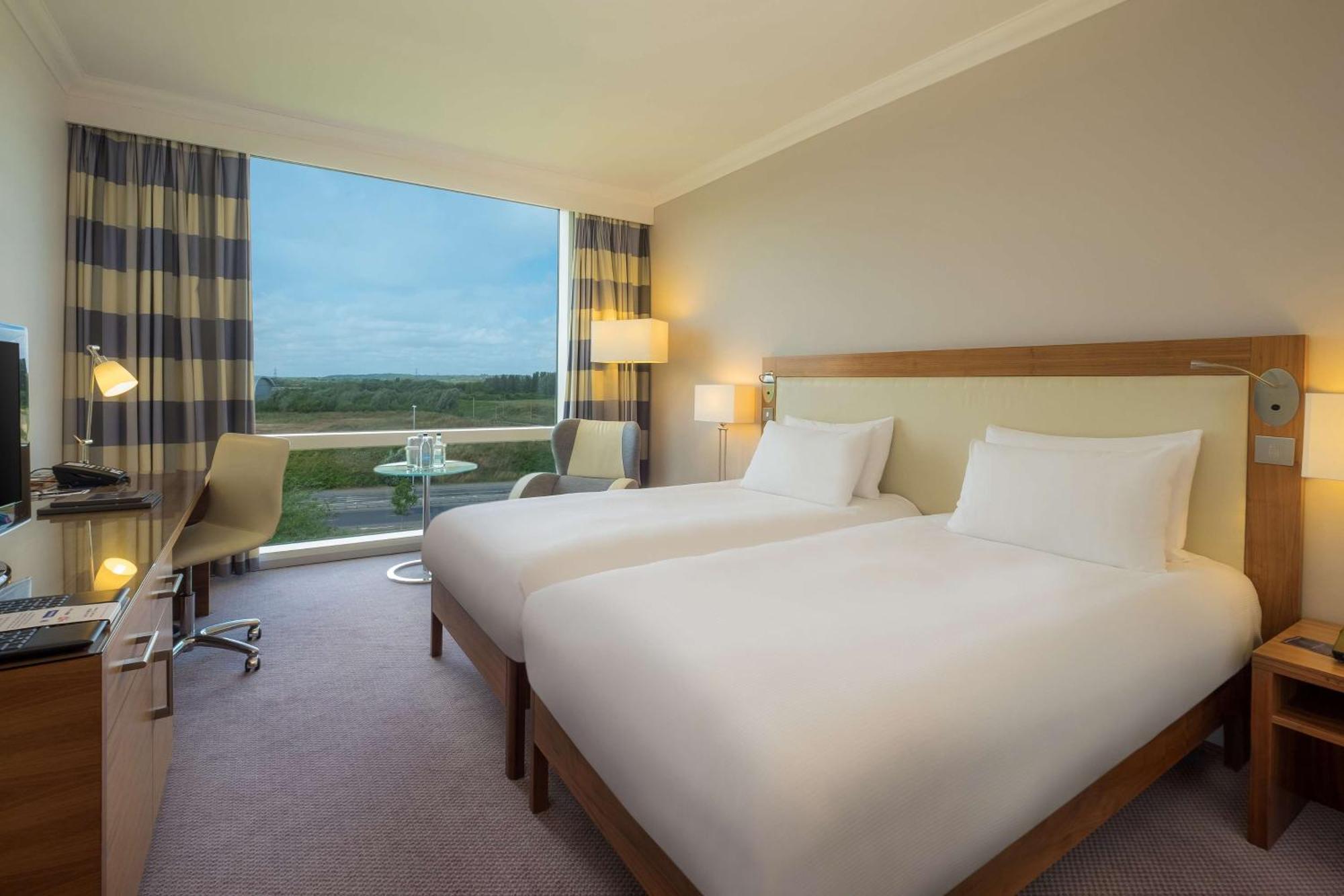 ฮิลตันรีดดิง Hotel เรดดิ้ง ภายนอก รูปภาพ